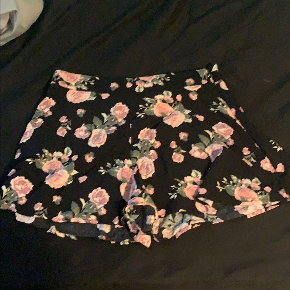 rose shorts